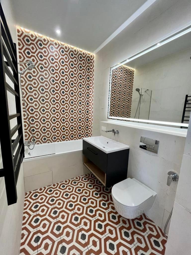 Modern Apartment In The Old Town Kyiv Exterior photo